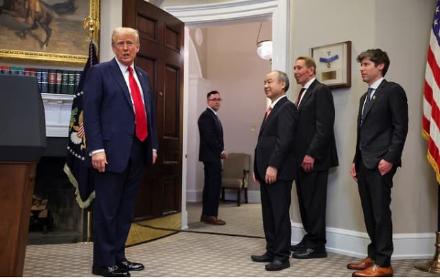 Trump impulsa inversión millonaria en IA para competir con China