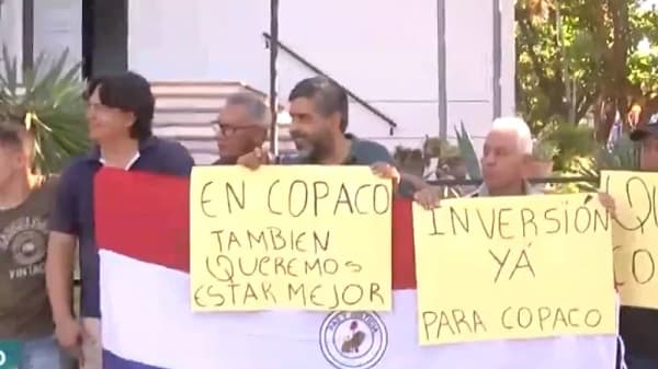 Funcionarios de Copaco protestan por falta de pago de salarios