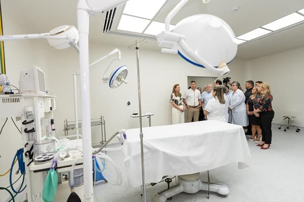 IPS inaugura quirófanos y salas de internación en Hospital 12 de Junio