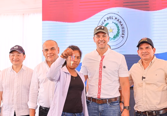 MUVH entrega 356 viviendas a comunidades indígenas en Presidente Hayes