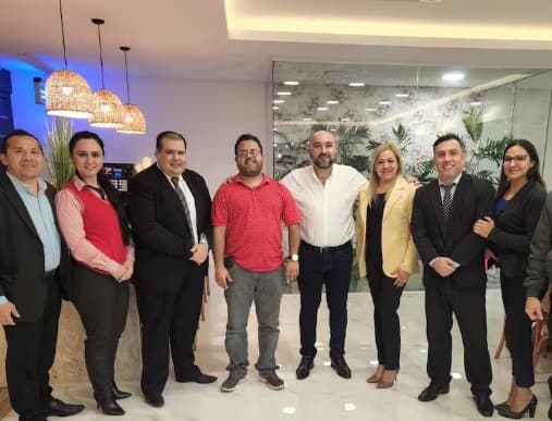 Santiago Peña nombra a allegada de Arévalo en cargo clave del MEC