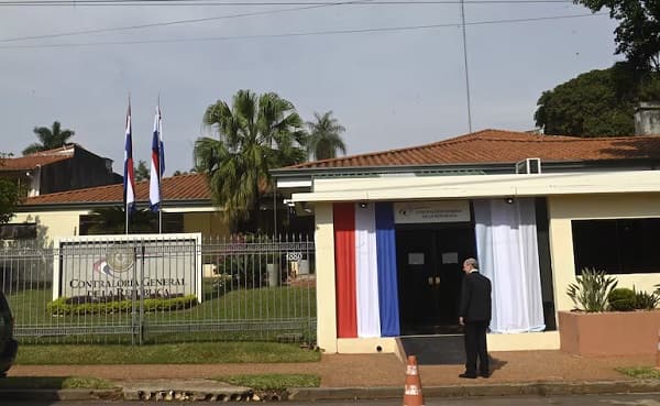 Contraloría exige documentos sobre polémico contrato de Petropar