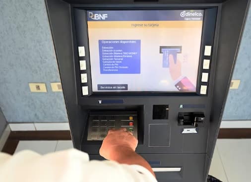 Censo digital obligatorio para jubilados de la Caja Fiscal del MEF