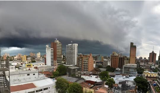 Jornada húmeda y calurosa con probables tormentas eléctricas