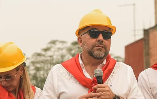 Juez ordena a la Fiscalía entregar copias espejo de los chats de Lalo Gomes a Orlando Arévalo