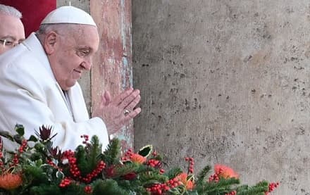 Papa Francisco avanza en su recuperación y retoma actividades