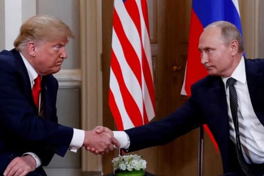 Trump y Putin acuerdan negociar fin de guerra en Ucrania