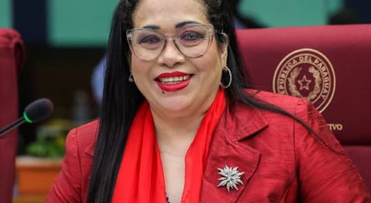 Yamy Nal exige declaración jurada a periodistas tras críticas