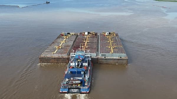 Crisis naviera: 400 embarcaciones varadas en paso Bermejo