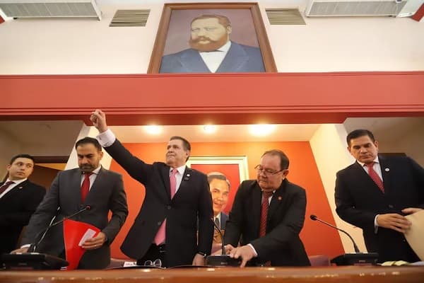 ANR: Silencio ante chats de Lalo Gomes