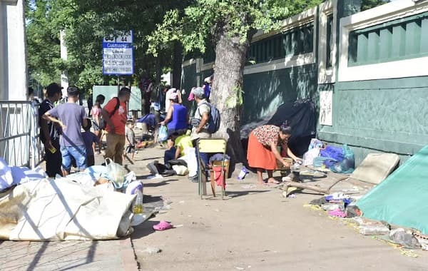 Indígenas regresan al Indi y exigen tierras y asistencia