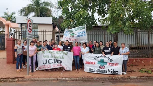 Hospital Acosta Ñu: Personal de blanco anuncia manifestación por reclamos salariales