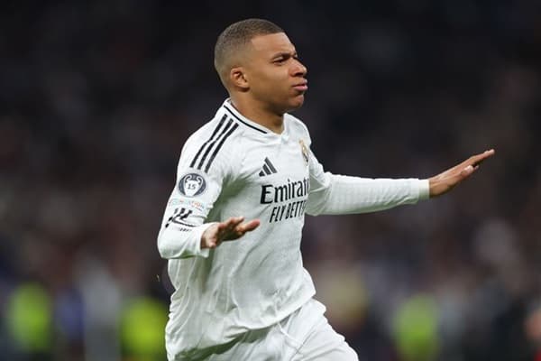 Mbappé brilla con triplete y el Madrid elimina al City de Champions