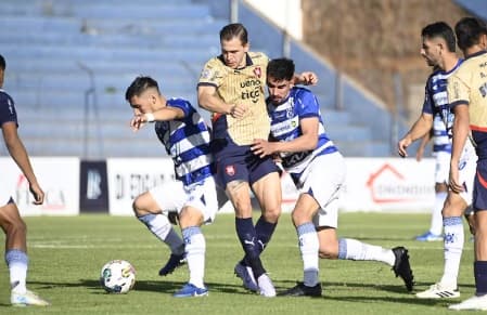Cerro no pudo con 2 de Mayo y queda más lejos de la punta