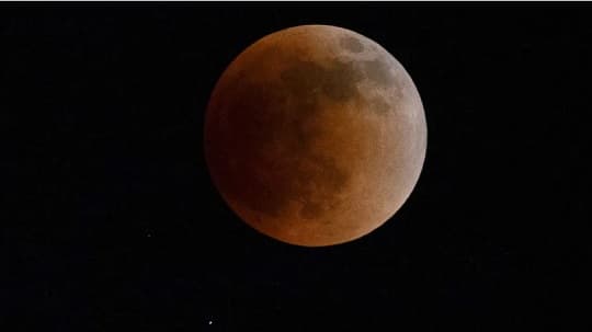 Eclipse lunar total: ¿A qué hora se verá en Paraguay?