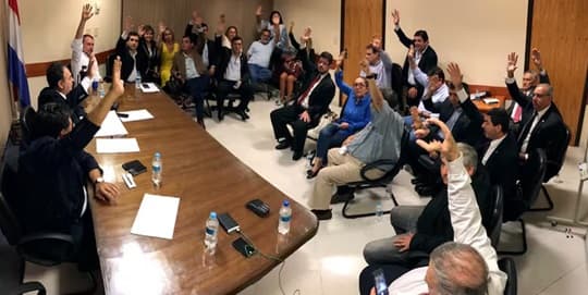 Ocho años de la resistencia ciudadana contra la Enmienda Mau de Cartes