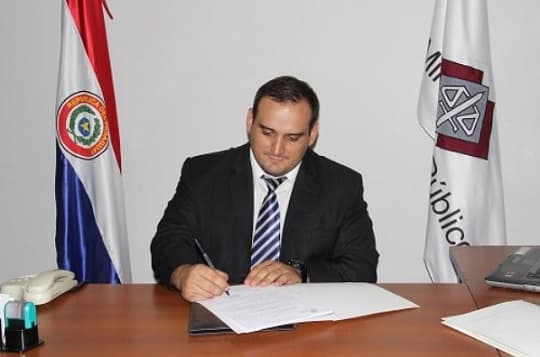 Fiscal que investiga a Mario Abdo renuncia a un día del vencimiento del plazo de acusación