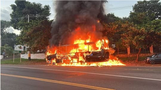 Bus se incendió en Caacupé sin dejar heridos