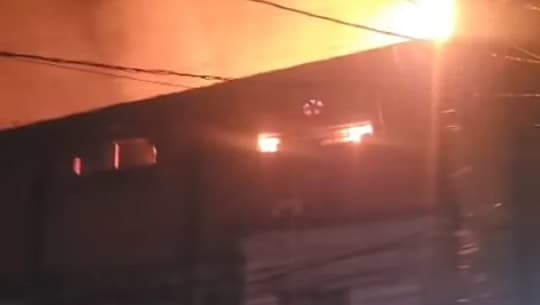 Incendio destruye depósito de cosméticos en Ciudad del Este