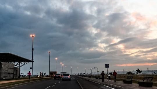 Tormentas eléctricas y cielo nublado marcarán el inicio de semana
