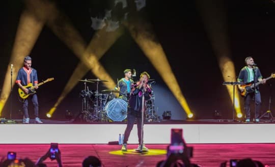 Tan Biónica toca esta noche en el Jockey Club desde las 21:00