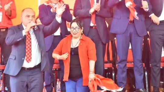 Senado convoca sesión extra para expulsar a Yamy Nal y suspender a Chaqueñito