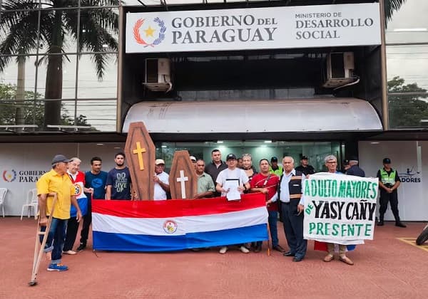 Adultos mayores anuncian encadenamientos ante desatención del MDS