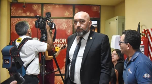 Arévalo amplía acusación contra juez Osmar Legal