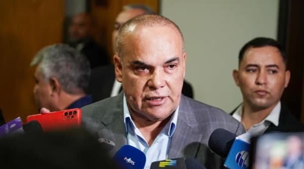 Bachi Núñez anuncia ratificación de la versión del Senado sobre ley de datos