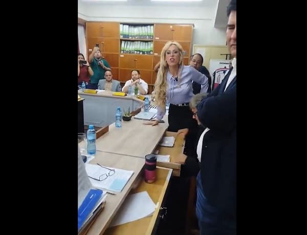Concejala Carolina González protagoniza incidente en Lambaré