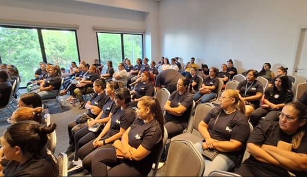 Conductoras de plataforma reciben curso de defensa personal