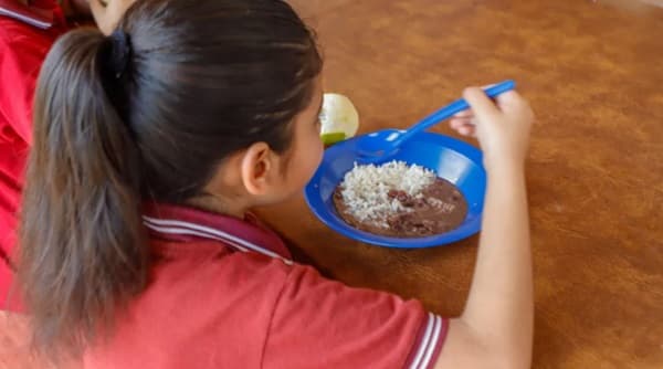 INAN advierte: Almuerzo escolar antes de las 11:00 no es recomendable