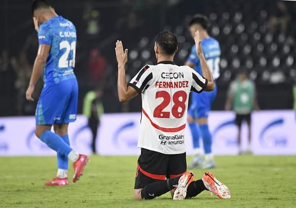 Libertad vence a Olimpia y amplía ventaja en el Apertura