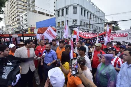 Convocan a manifestarse sin miedo en las calles del país