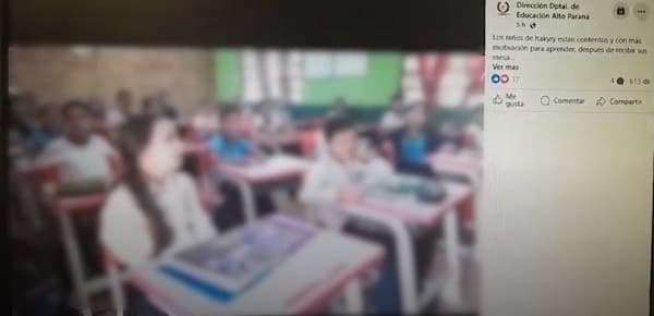 Niños fueron grabados agradeciendo a Peña por pupitres
