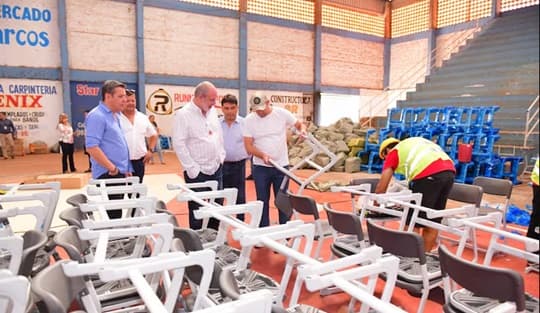 Pupitres chinos: Itaipú y MEC usaron tinglado a cambio de obras deportivas