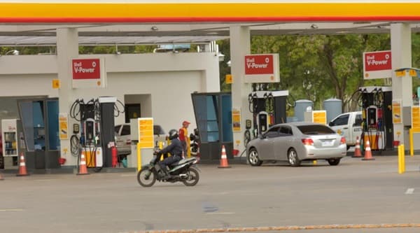 Shell reduce G. 300 en combustibles, alineándose con medida de Petropar