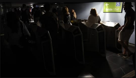 España atraviesa apagón masivo: retorno del servicio tomaría entre seis y diez horas