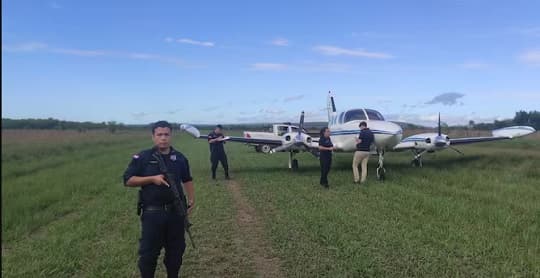 Avión con carga valiosa realiza aterrizaje de emergencia en Tobatí