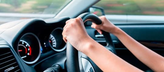 Diputados estudian bajar edad para conducir a 16 años