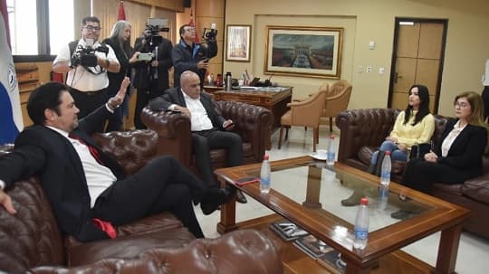 Familia de Lalo Gomes denuncia irregularidades en comiso de bienes ante el Congreso