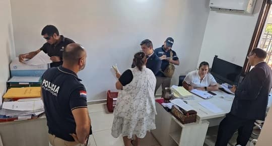 Fiscalía imputa a abogada por estafa con pagarés ya cancelados