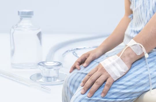 Dinavisa inmoviliza suero fisiológico tras alerta peruana