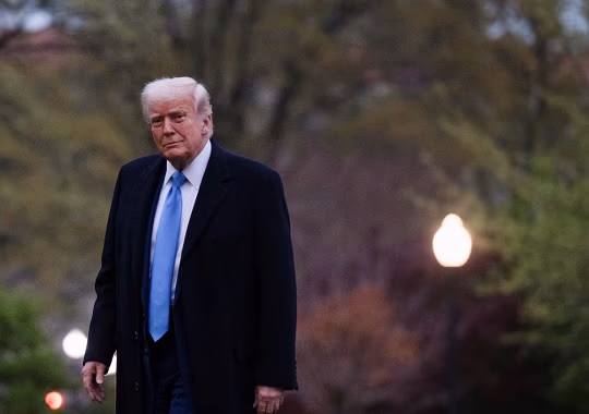 Trump defiende aranceles e intensifica guerra comercial con China