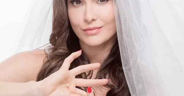 Lali González regresa con “Divorciadísima” en mayo