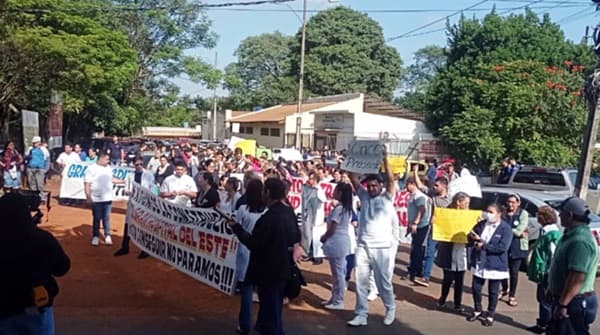 Crisis sanitaria en el Este: Movilización exige nuevo hospital regional
