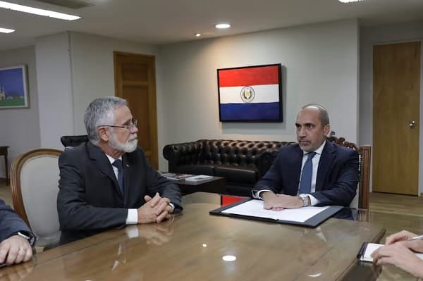 Suspender diálogo sobre Itaipú debilita la posición paraguaya