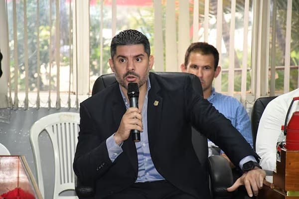 Diputados aprueban intervención a la gestión de Nenecho