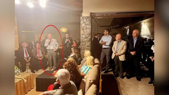 Polémico homenaje a exministro condenado por coima