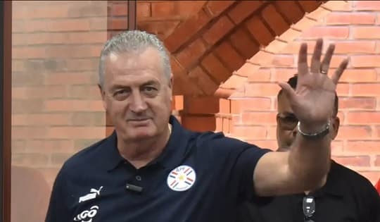 Alfaro: “Damián Bobadilla es un chico educado, con un respeto absoluto”